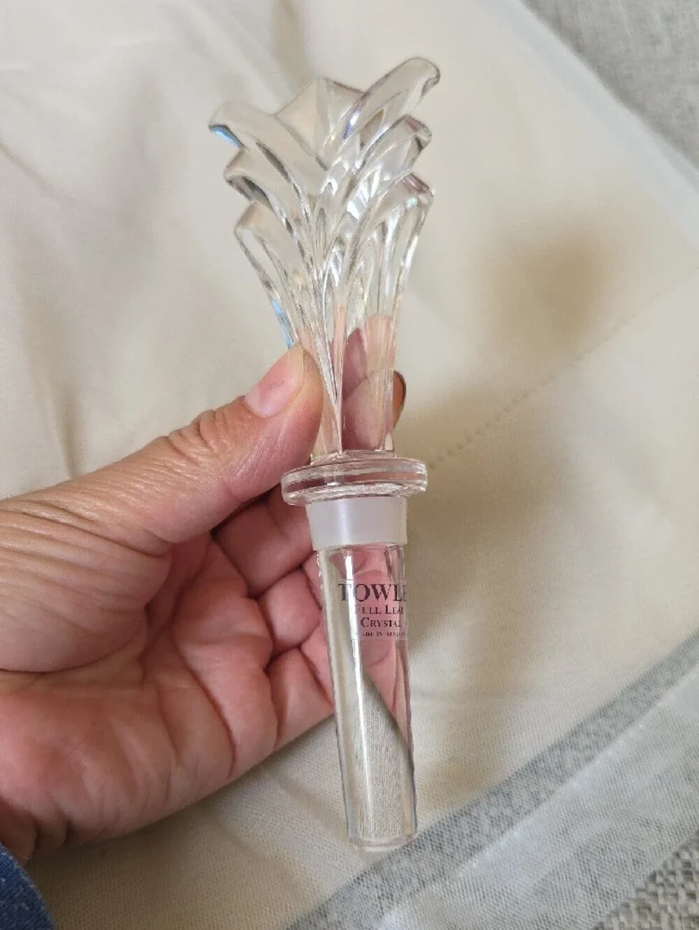 Towle Clear Crystal Fan-Fin Wine Stopper